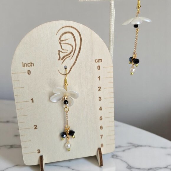 Single White Pearl Flower Petal dangle earring - Picture 3 of 3